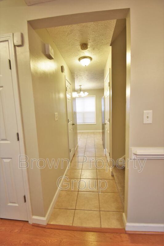 Building Photo - 141 Pender Rd