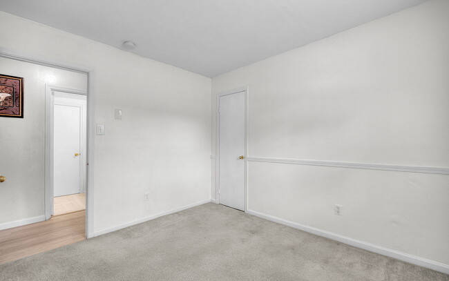 Building Photo - 1025 Dool Ct