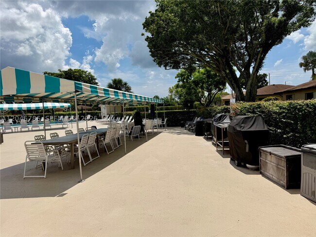 Building Photo - 14790 Bonaire Blvd