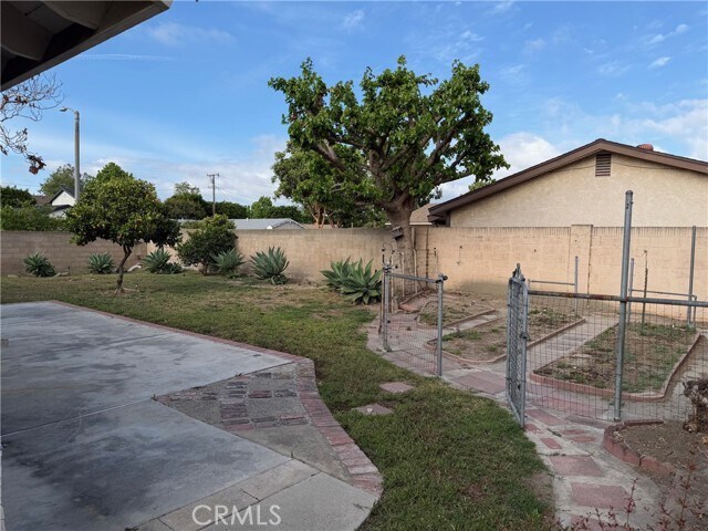 Building Photo - 5313 W Lehnhardt Ave