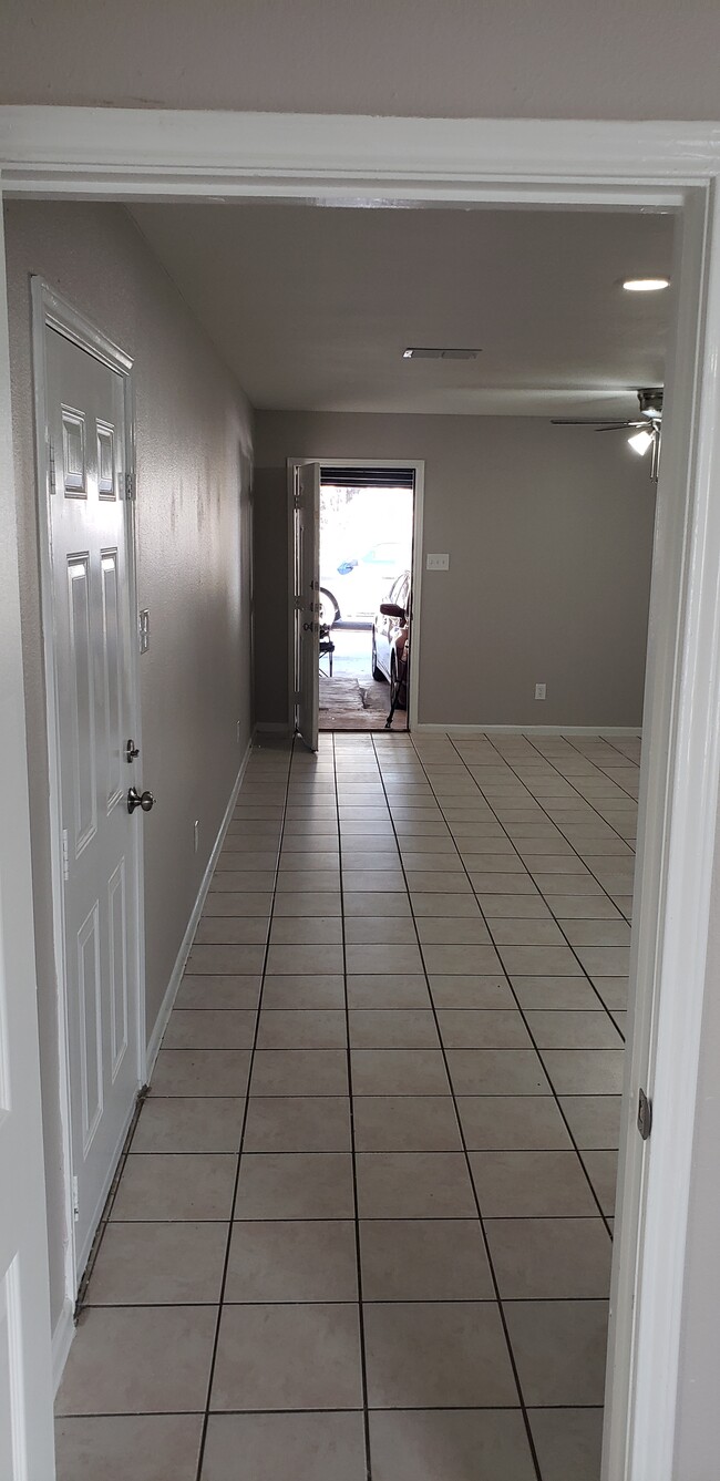 Building Photo - Deer Park Apartments - 1411