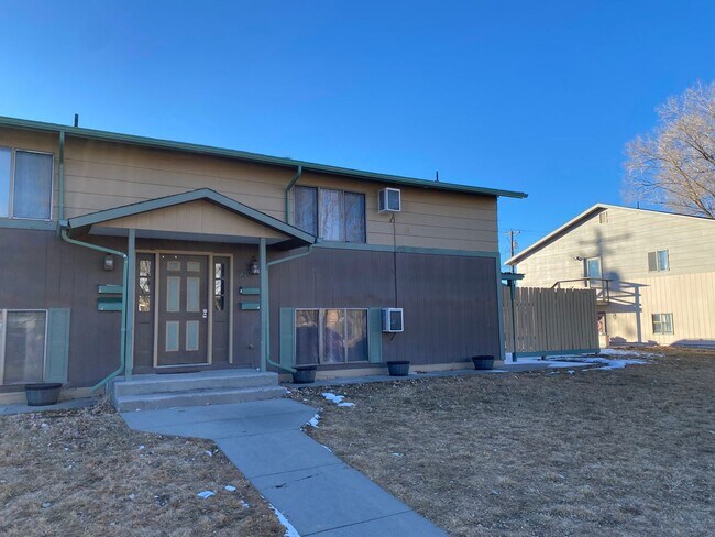 Building Photo - 810 Mary Anne Dr