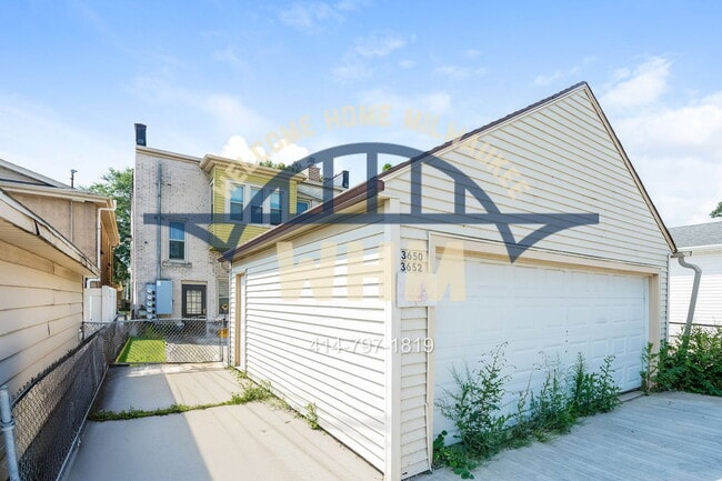 Building Photo - 3650 E Barnard Ave