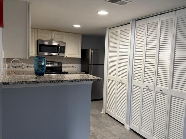 Building Photo - 8804 Grand Palms Cir