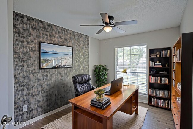 Building Photo - 7728 Pikes Peak Dr