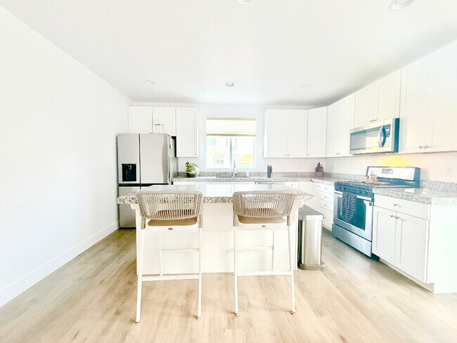 Building Photo - 1792 W Torlundy Dr