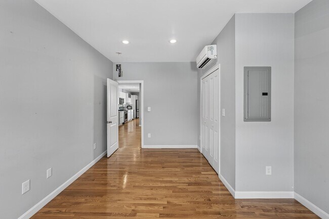 Building Photo - 353 Sumner St