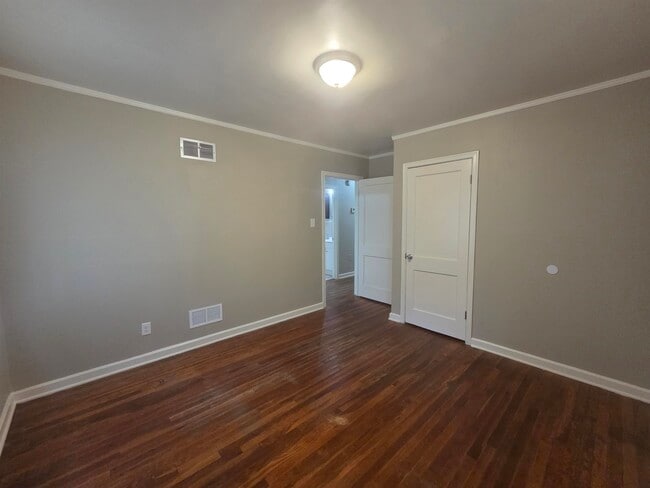 Building Photo - 4062 Shirley Dr