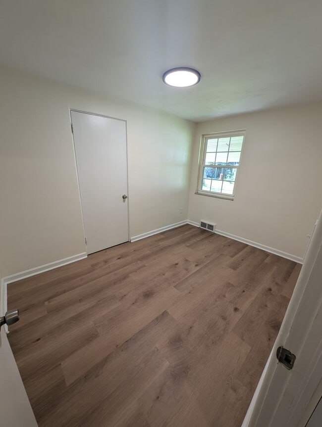 Building Photo - Newly Renovated 3Bd/2Bath Home with Bonus Room -- Available NOW!