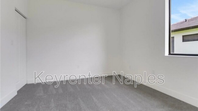 Building Photo - 5265 Lamone Ln