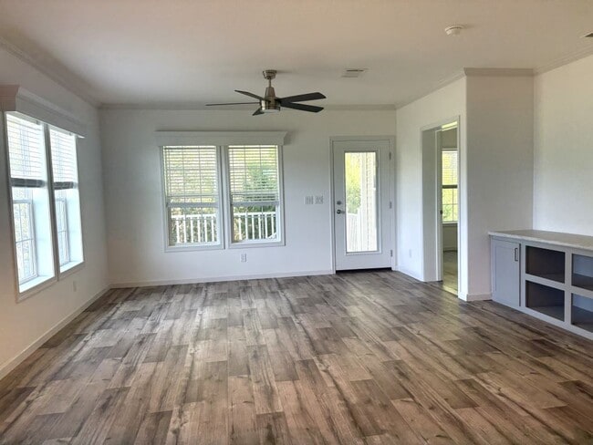 Building Photo - 34651 Robins Song Rd