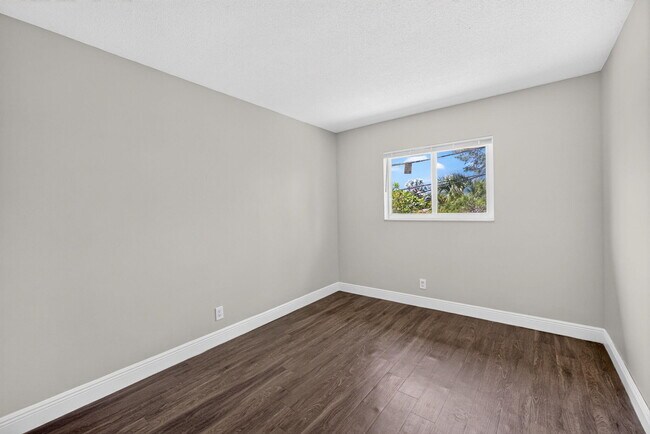 Building Photo - 1007 PROSPECT