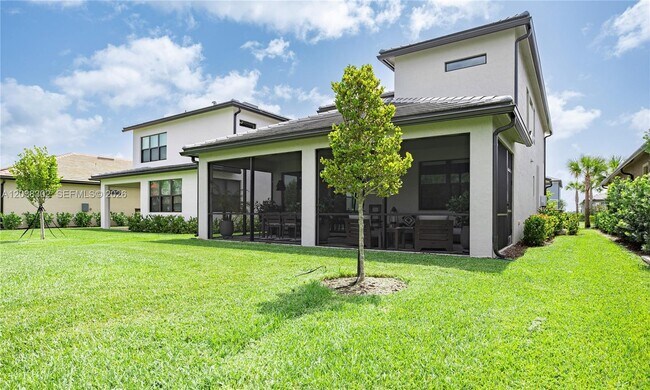Building Photo - 4423 Spruce Ln