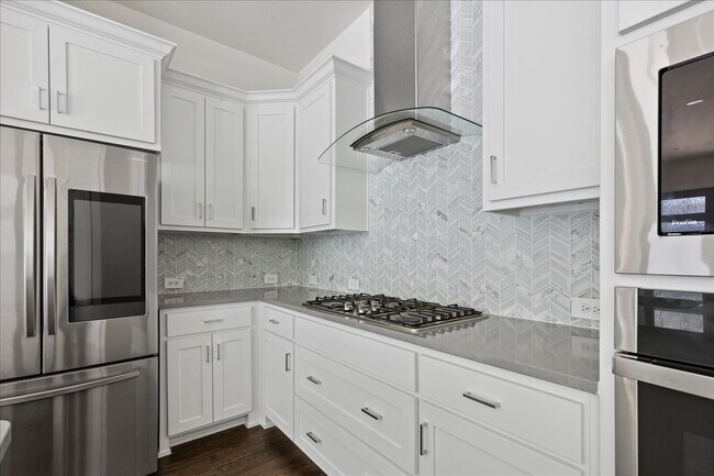 Building Photo - 8040 Ingram Dr