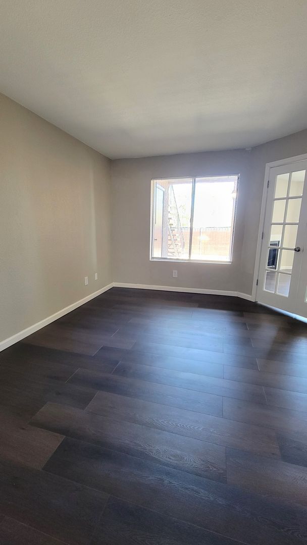 Building Photo - Cozy 1BR/1BA Condo w/ A/C • Full Kitchen Suite • Assigned Parking in Tucson