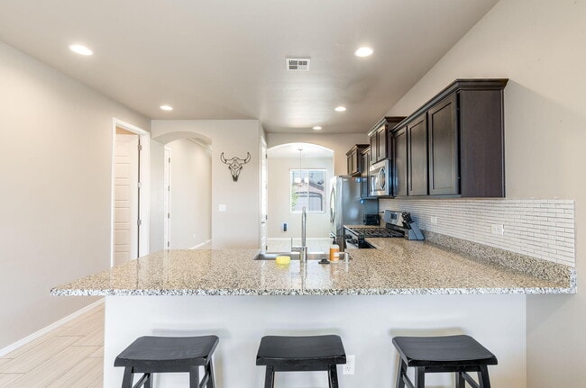 Building Photo - 2313 Melon Ridge Loop NE