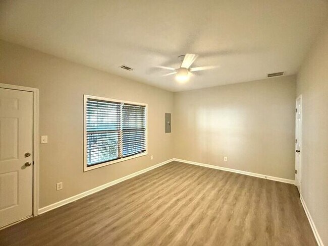 Building Photo - 2168 Pebble Beach Dr