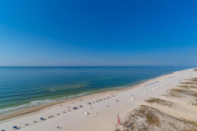 Building Photo - 365 E Beach Blvd