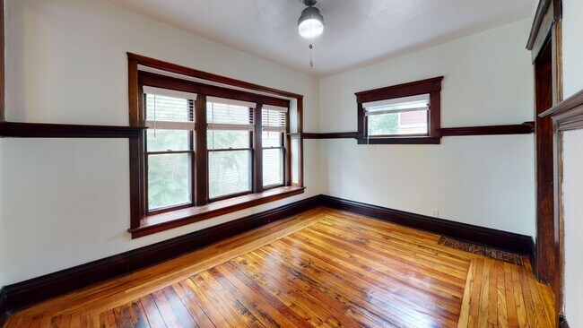 Building Photo - 127 Shepard St