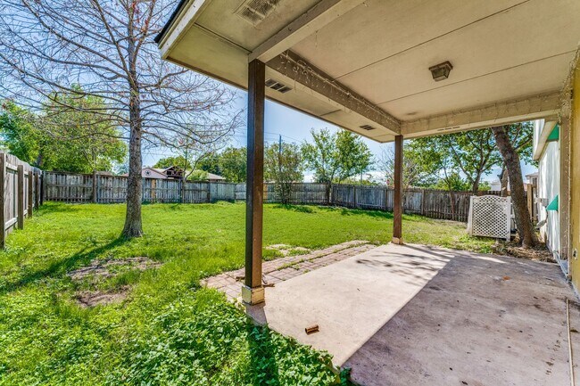 Building Photo - Recently updated home in Pflugerville
