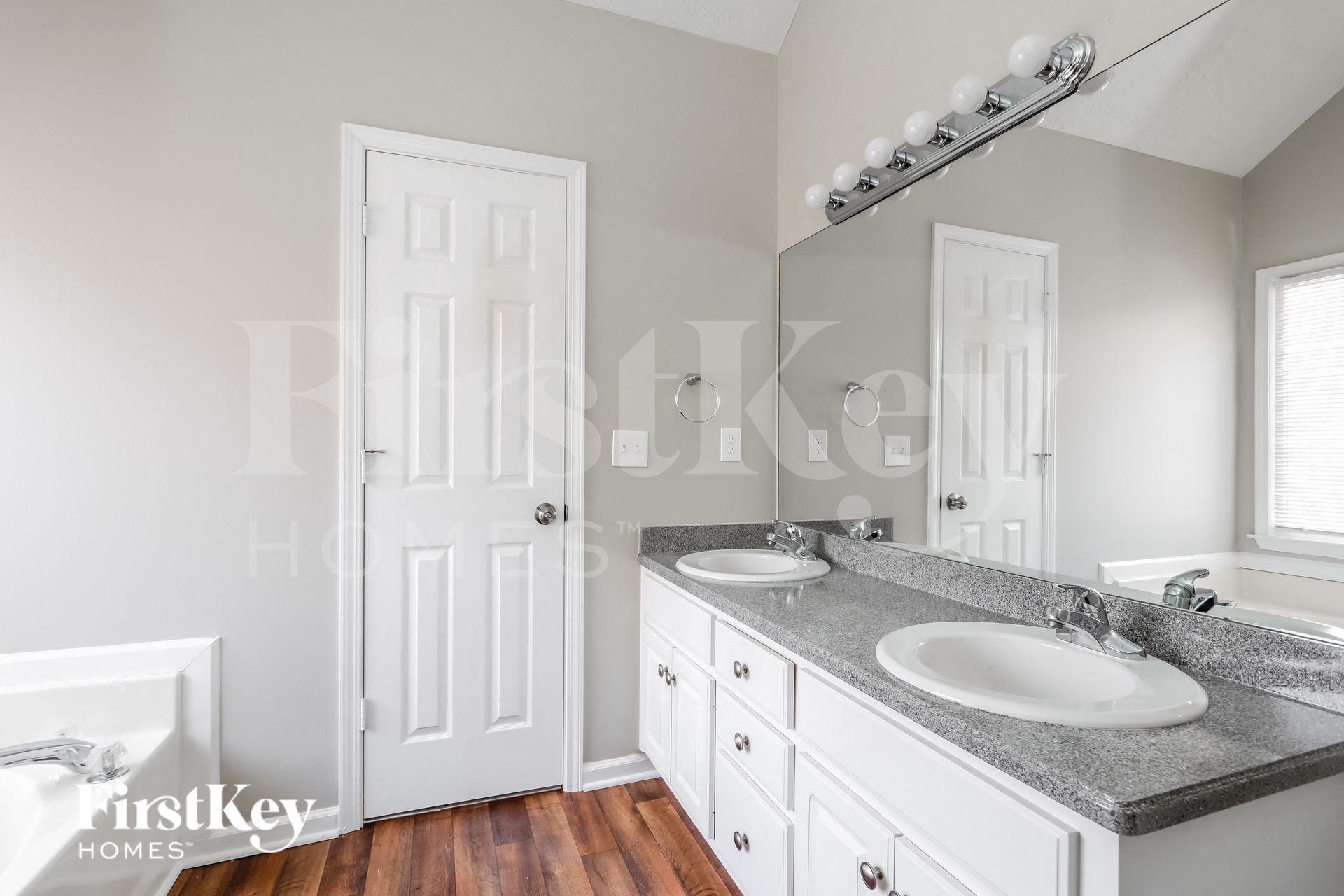 Building Photo - 6403 Flat Rock Dr