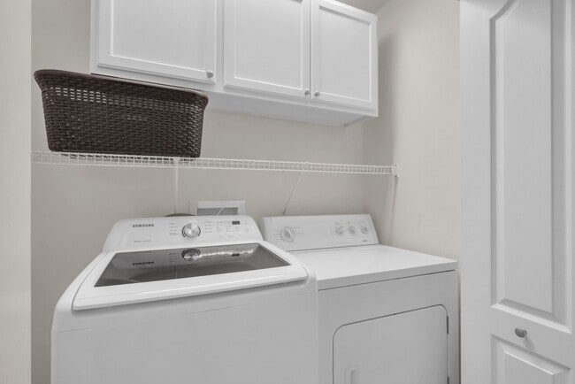Building Photo - Furnished Townhome with Conservation View in The Bay at Cypress Creek!