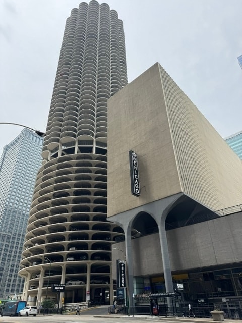 Building Photo - 300 N State St