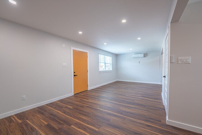 Building Photo - 4202 Clay St