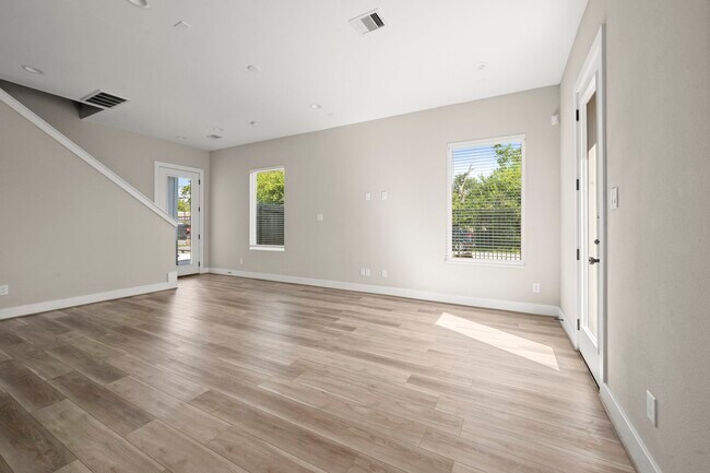 Building Photo - 3208 Bostic St