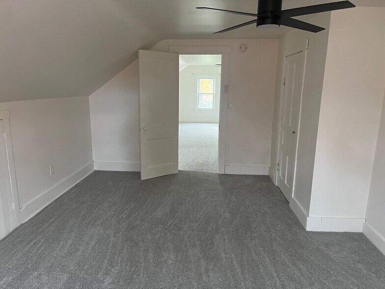 Attic Live-in Space - 1014 Bucknell Ave