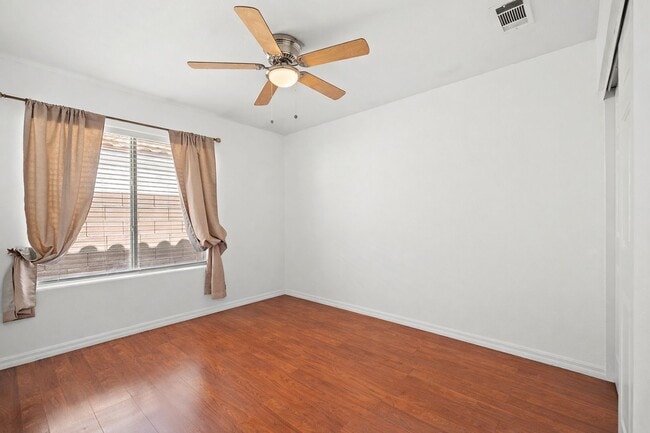 Building Photo - Beautiful Bright 3 Bedroom Single Story Home with Expansive Kitchen and Gorgeous Backyard