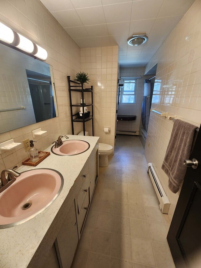 Building Photo - Unit 63