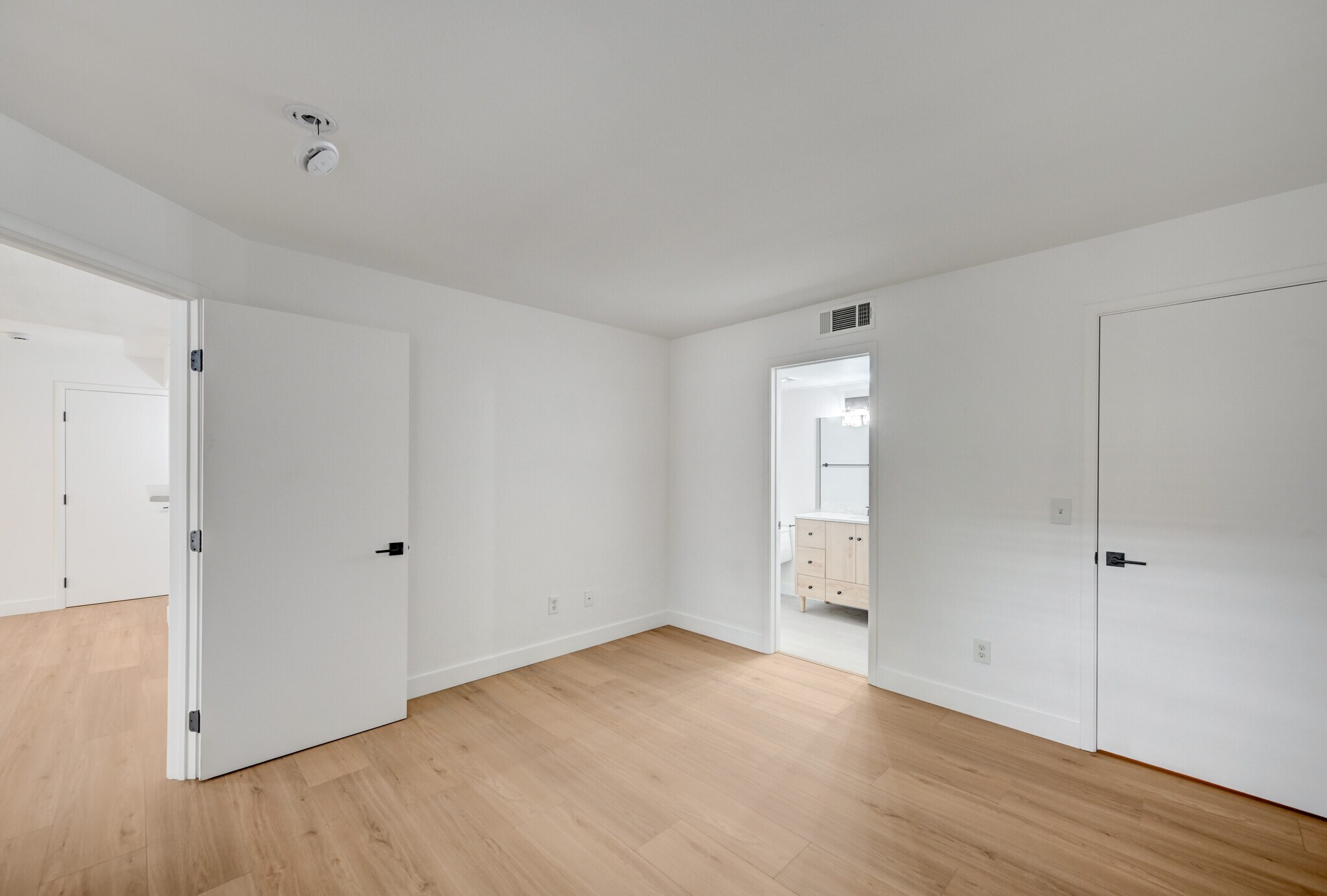 Building Photo - 2300 E Silverado Ranch Blvd