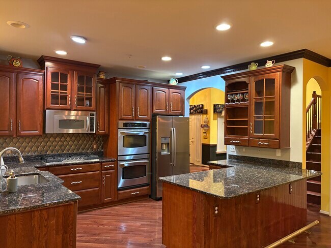 Building Photo - 950 Nathaniel Trail