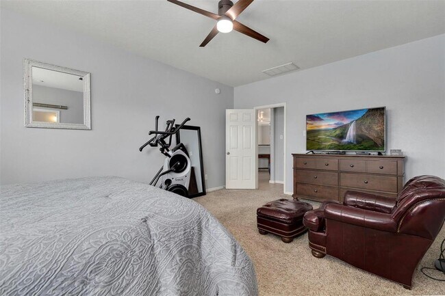 Building Photo - 21731 Sierra Long Dr