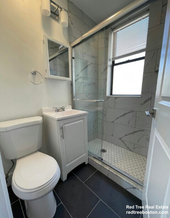 Building Photo - 81 Park Dr