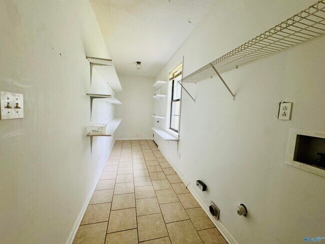 Building Photo - 104 Cotton Hill Rd