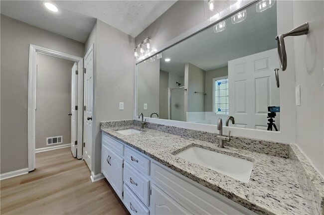 Building Photo - 1075 Crystal Water Dr SE