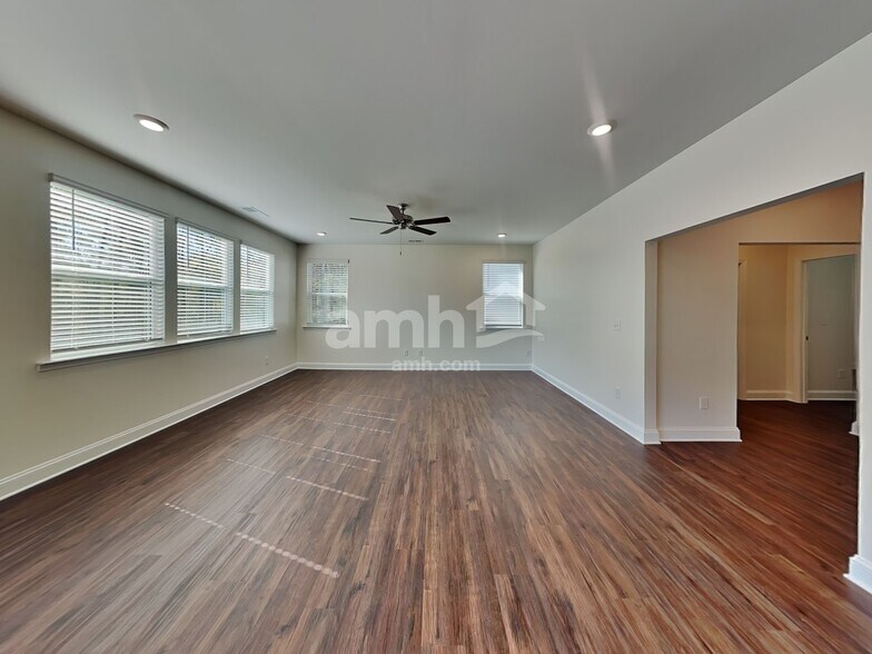 Building Photo - 7318 Garrett Ct