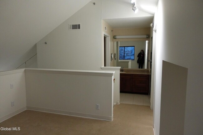 Building Photo - 10 Residence Inn Dr