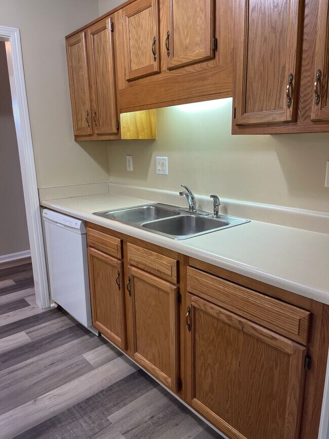 Building Photo - 312 Oliver St