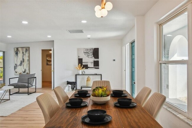 Building Photo - 1949 Dolphin Blvd S