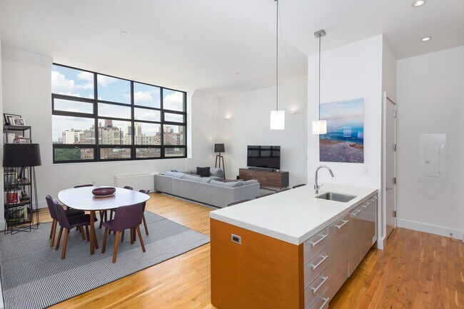 Primary Photo - 360 Furman St