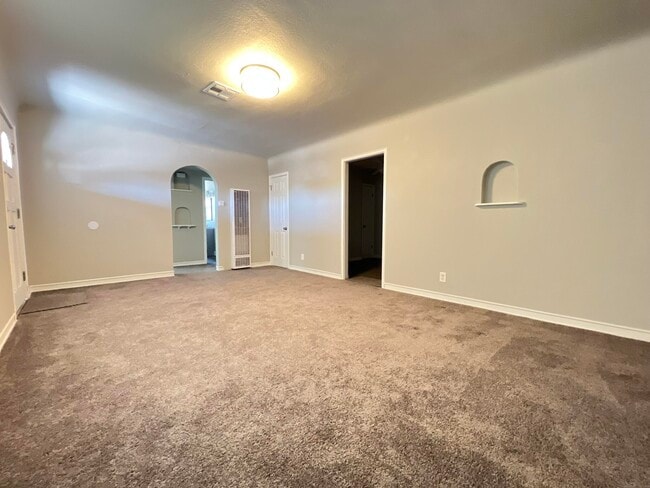 Building Photo - 408 Ramona Ave