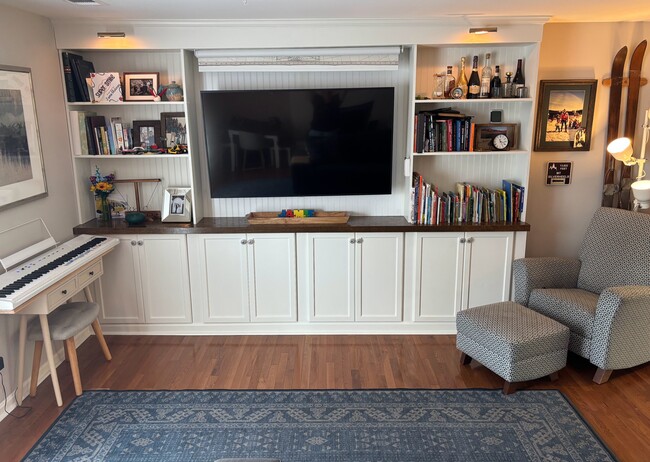 Building Photo - 7625 Lee Landing Dr