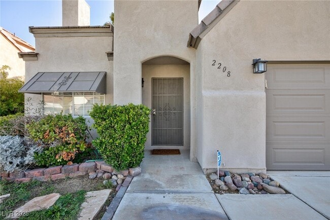 Building Photo - 2208 Ladue Dr