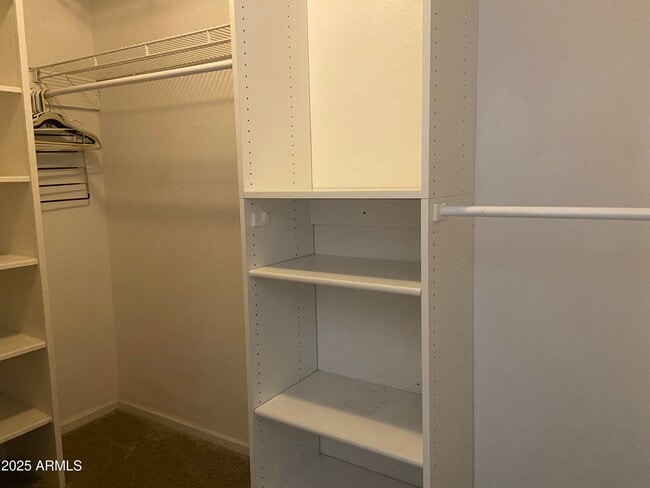 Building Photo - 4325 E Greenway Ln