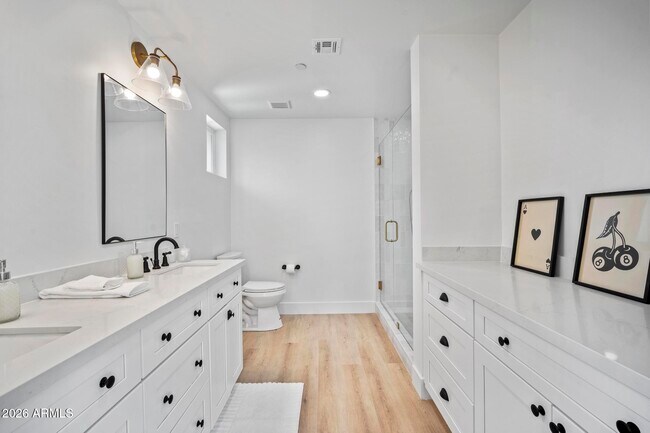 Building Photo - 8513 E Indianola Ave