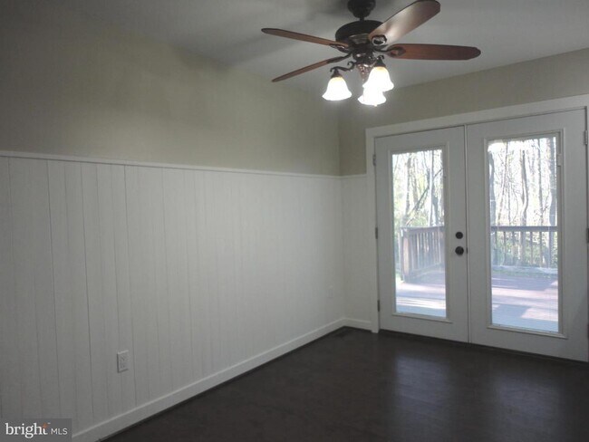 Building Photo - 814 Rustic Ln