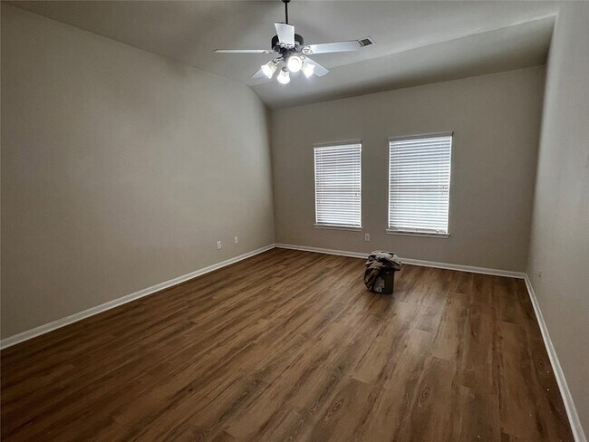 Building Photo - 10621 Sunflower Dr